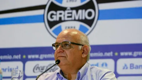 Romildo trabalha "nos bastidores" para não perder joia do Grêmio