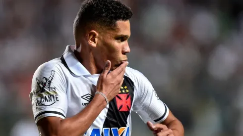 Paulinho se posiciona sobre possibilidade de retorno ao Vasco