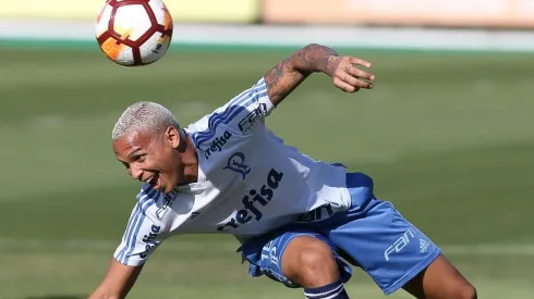 Palmeiras fica próximo de definir o futuro de Deyverson