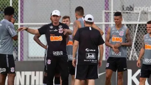 Corinthians deve confirmar três novas saídas do elenco