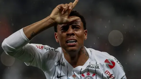 Corinthians depende do Internacional para definir saída de Gustagol