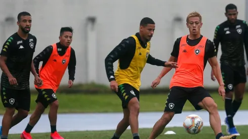 Portal traz novidades sobre retorno do Botafogo aos treinos