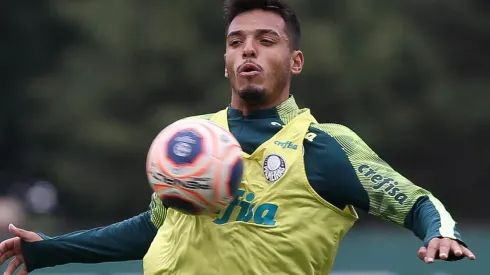 Gabriel Menino é a novidade do Palmeiras contra o Corinthians