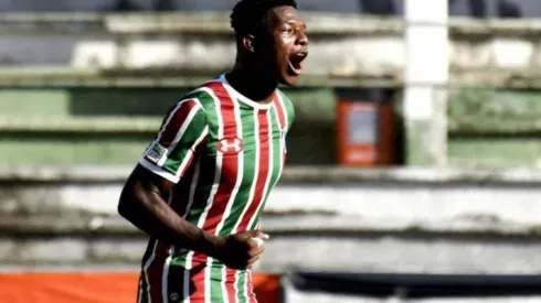 Fluminense conduz idas de Lucas Ribeiro e mais um ao Estoril-POR