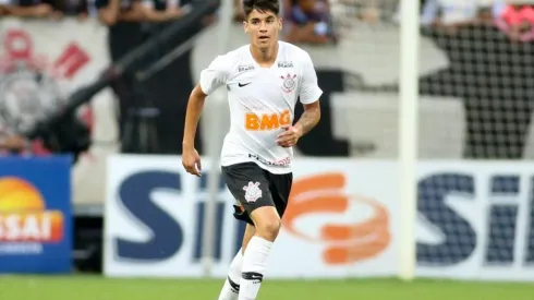 Araos deve iniciar jogo do Corinthians contra o Atlético-MG