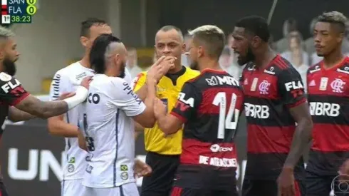 Jogador do Santos dispara contra VAR e questiona gols anulados