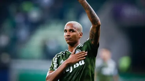 Luiz Adriano pode ganhar uma nova "sombra" no Palmeiras (Foto: Getty Images)
