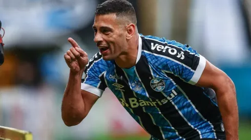 Diretoria do Grêmio encaminha renovação com Diego Souza