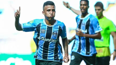 Matheus Henrique é titular absoluto com Renato – Foto: Lucas Uebel/Grêmio.
