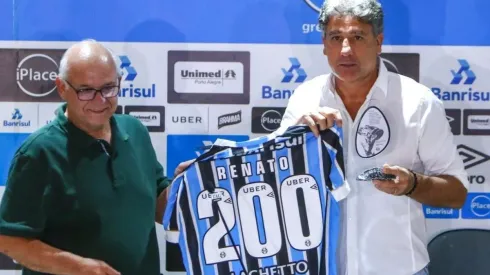 Romildo tem bastante consideração pelo treinador – Foto: Lucas Uebel/Grêmio.
