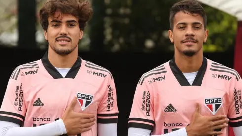 Igor Gomes e Diego Costa estão incluídos na lista de jovens que podem ser negociados em 2021 – Foto: Rubens Chiri/SPFC.
