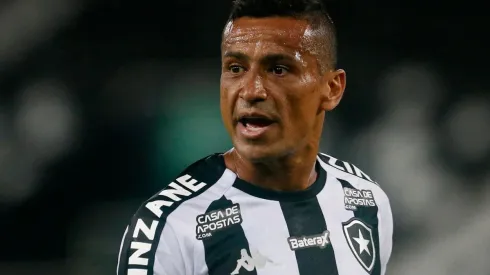 Cícero deve renovar com o Glorioso. Vitor Silva/Botafogo
