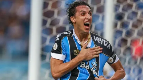 Geromel aparece com delegação do Grêmio em São Paulo e gera dúvida na torcida do Imortal