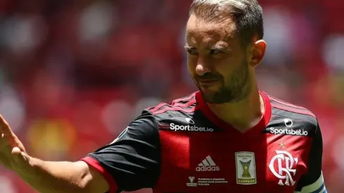 Flamengo exige vender Everton Ribeiro por até R$ 65 milhões