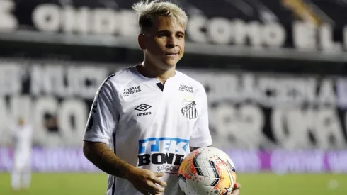 Soteldo, do Santos, teve uma infância difícil e enfrentou a violência em um bairro perigoso na Venezuela