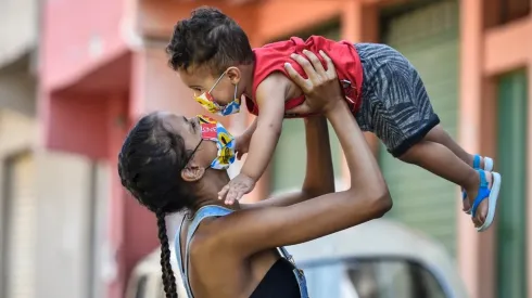 Após Auxílio Emergencial, programa prevê ajudar famílias com dificuldades financeiras
