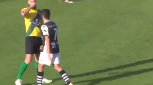 Jogador português assoa o nariz em direção a rival em Portugal