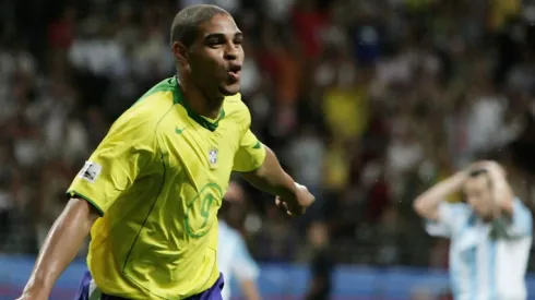 Amado por onde passou, Adriano recebeu os devidos parabéns dos clubes que jogou, de ex-companheiros e de organizações (Crédito: Getty Images)
