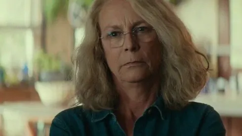 Jamie Lee Curtis em cena de Halloween, de 2018
