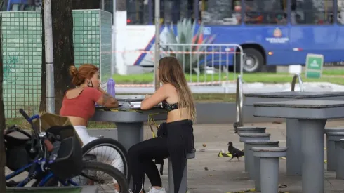 Feriado no litoral de São Paulo teve bloqueios e festas clandestinas