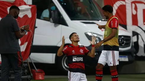 João Gomes comemora o gol que fechou a vitória sobre o Fluminense na final do Carioca (Foto: Getty Images)
