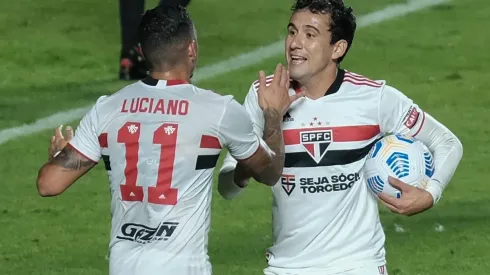 Luciano e Pablo marcaram, somados, cinco gols na partida (Foto: Marcello Zambrana/AGIF)
