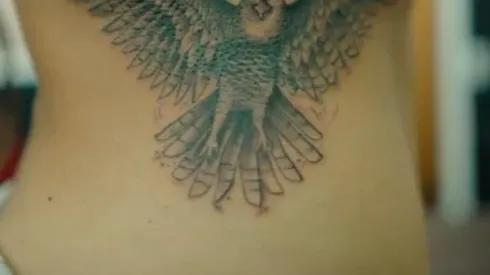 Tatuagem feita por Paula Amorim em homenagem à tribo Carcará (Foto: Reprodução/Instagram)
