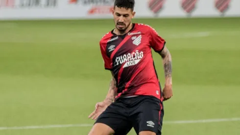 Pedro Henrique: volta ao time titular (Foto: Robson Mafra/AGIF)
