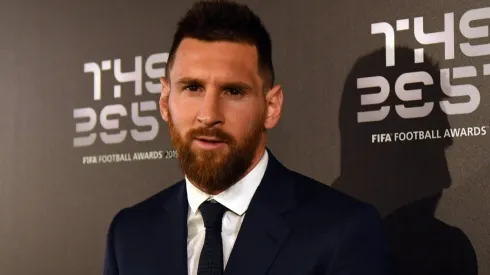Sem Neymar, Mbappé, CR7 ou Lewa: jornal destaca Messi e mais dois para disputa do prêmio de melhor do mundo