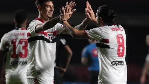 Argentinos são dúvidas para encarar o Vasco (Foto: Rubens Chiri / saopaulofc.net / Divulgação)
