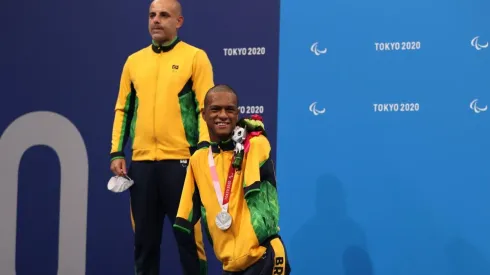 Gabriel G. Araujo, que, na final dos 100m costas, classe S2, fez o tempo de 2h2min47 e ficou com a prata. (Foto: Getty Images)
