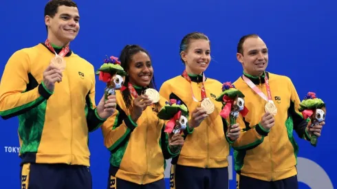 Na foto, a equipe de natação, que conseguiu o bronze para o Brasil neste 4º dia. (Foto: Getty Images)
