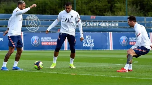 Pochettino confirma que irá relacionar Messi, Neymar e Mbappé para o duelo contra o Reims. (Foto: Site oficial do PSG)
