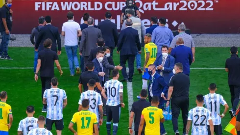 Fifa lamenta jogo suspenso entre Brasil x Argentina e revela que após análise do relatório da partida "uma decisão será tomada no seu devido tempo". (Foto: Marcello Zambrana/AGIF)
