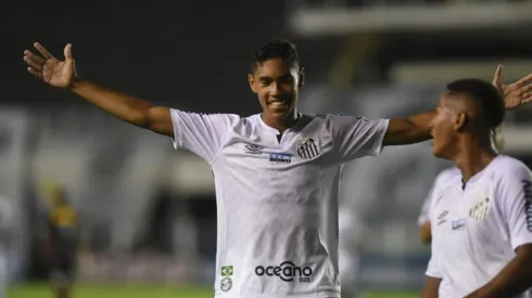 Vinicius Balieiro está negociando contrato com o Santos

