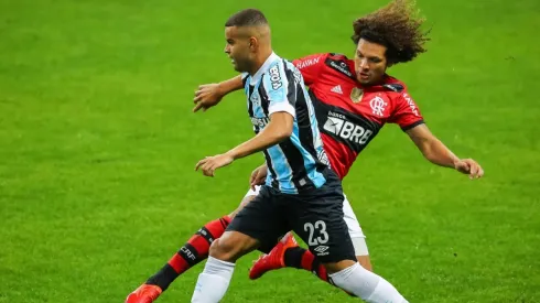 Grêmio e Flamengo, em campo pelas quartas da Copa do Brasil (Foto: Pedro H. Tesch/AGIF)
