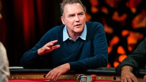 Norm Macdonald em ação no Super High Roller Bowl Celebridades em 2015 (Foto: Joe Giron)
