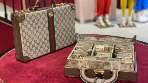 O luxuoso kit de poker da Gucci (Foto: Reta Lee/Yahoo Life SEA)
