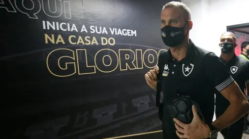 Joel Carli lamentou derrota de virada do Botafogo (Foto: Vitor Silva/Botafogo)
