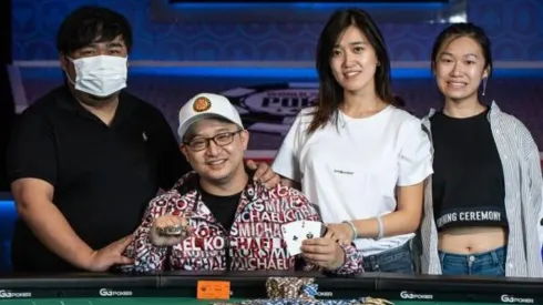 Zhi Wu viveu o sonho de todo jogador de poker (Foto: Alec Rome/PokerNews)
