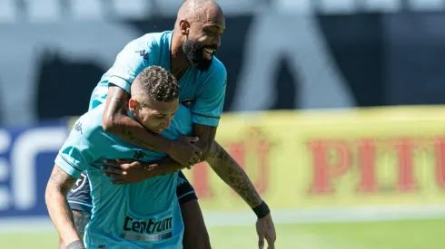 Chay e Rafael Navarro contribuiram para 32 dos 42 gols marcados pelo Botafogo na Série B (Foto: Jorge Rodrigues/AGIF)
