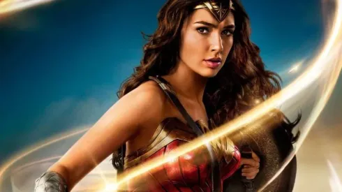 Gal Gadot vive a Mulher-Maravilha na atual fase dos heróis da DC nos cinemas
