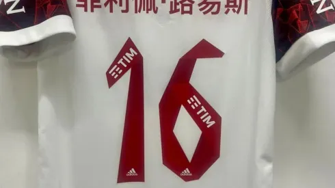 Camisa do Flamengo terá textos em mandarim no clássico contra o Fluminense