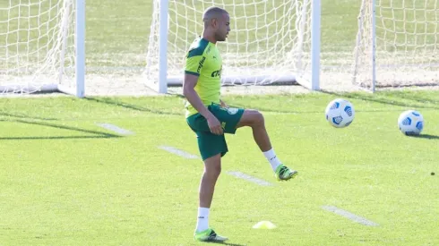 Mayke participou de treino com bola no CT do Palmeiras (Palmeiras/Reprodução)

