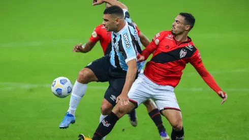 Atlético-GO x Grêmio: times estão escalados para o confronto do Brasileirão. (Foto: Pedro H. Tesch/AGIF)
