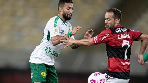 Foto: Jorge Rodrigues/AGIF – Clayson tem ótimos números pelo Cuiabá e Bahia pode receber oferta de compra do jogador
