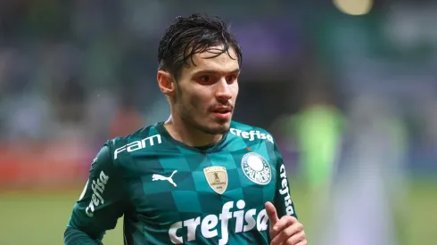 Foto: Marcello Zambrana/AGIF – Veiga é o maior goleador do Palmeiras na atual temporada e deu show no clássico contra Santos
