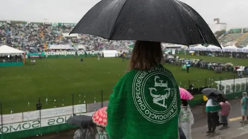 Buda Mendes/Getty Images – Torcedora da Chapecoense na Arena Condá.
