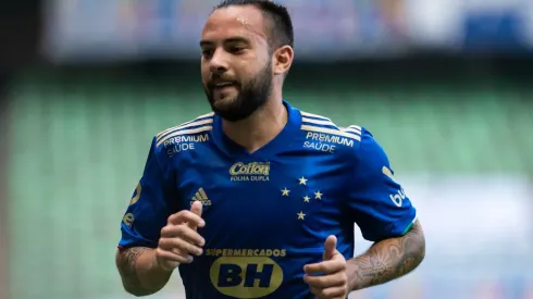 Giovanni, meia do Cruzeiro, tem contrato até o fim de 2021