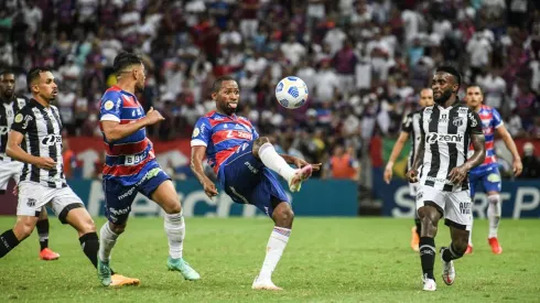 Foto: Kely Pereira/AGIF – Fortaleza foi goleado por 4 a 0 para o Ceará
